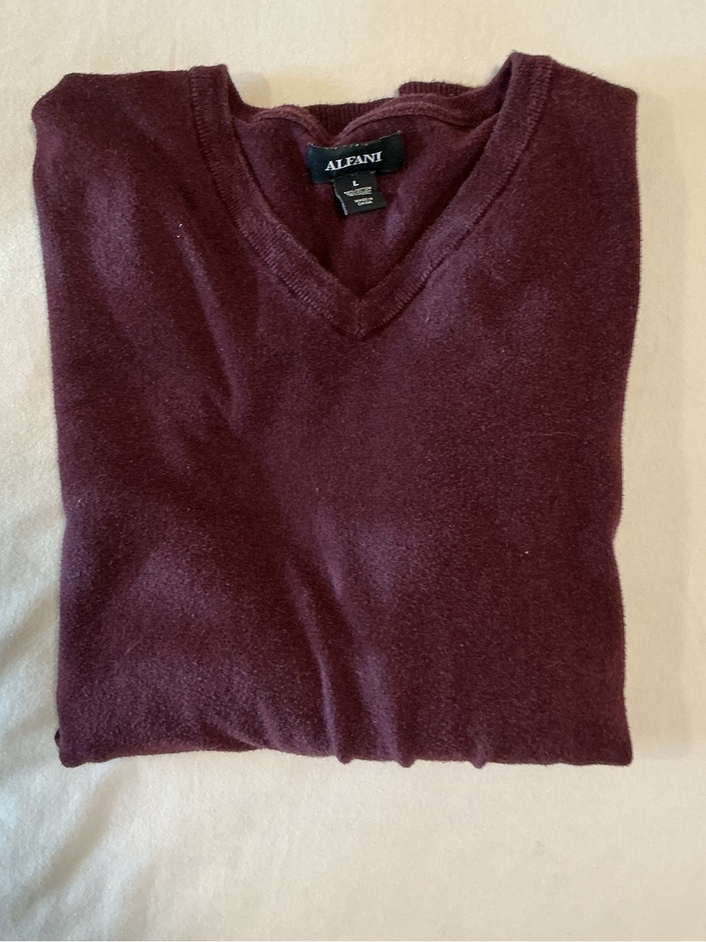 Alfani Men's V-Neck Cotton Sweater in Wine
